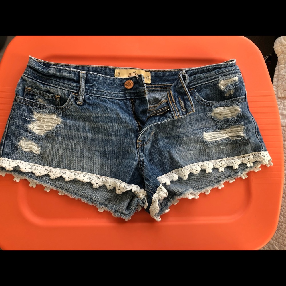 Hollister low rise shorts size 9